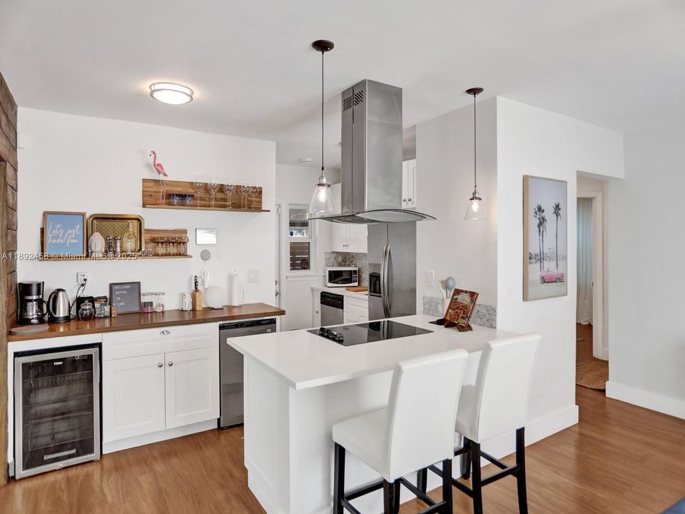 待售: $520,000 (2 贝兹, 1 浴室, 984 平方英尺)