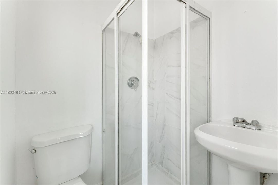 待售: $860,000 (2 贝兹, 2 浴室, 1288 平方英尺)