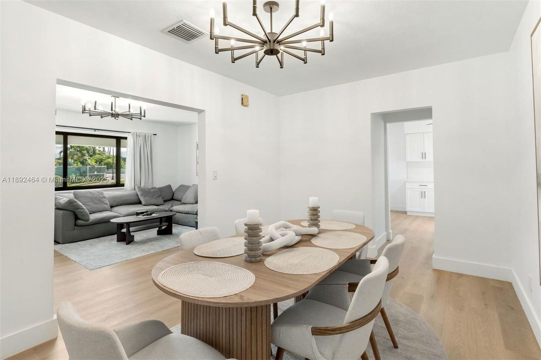 待售: $860,000 (2 贝兹, 2 浴室, 1288 平方英尺)