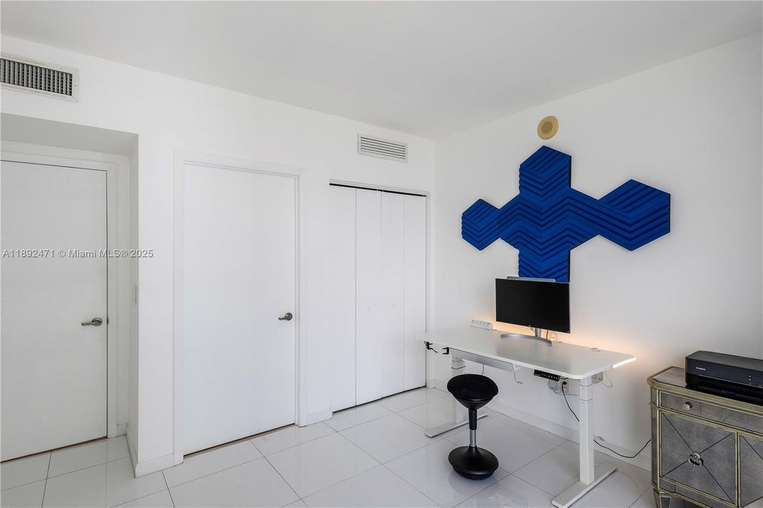 待售: $899,000 (2 贝兹, 2 浴室, 1168 平方英尺)