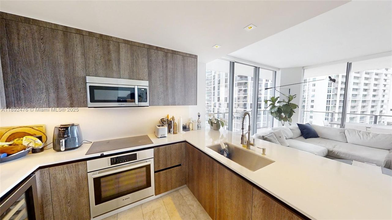 For Sale: $959,990 (2 beds, 2 baths, 1265 Square Feet)