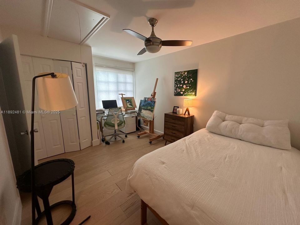 合同活跃: $395,000 (2 贝兹, 1 浴室, 1050 平方英尺)