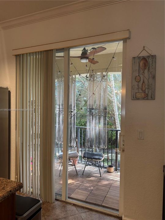 合同活跃: $3,250 (3 贝兹, 2 浴室, 1739 平方英尺)