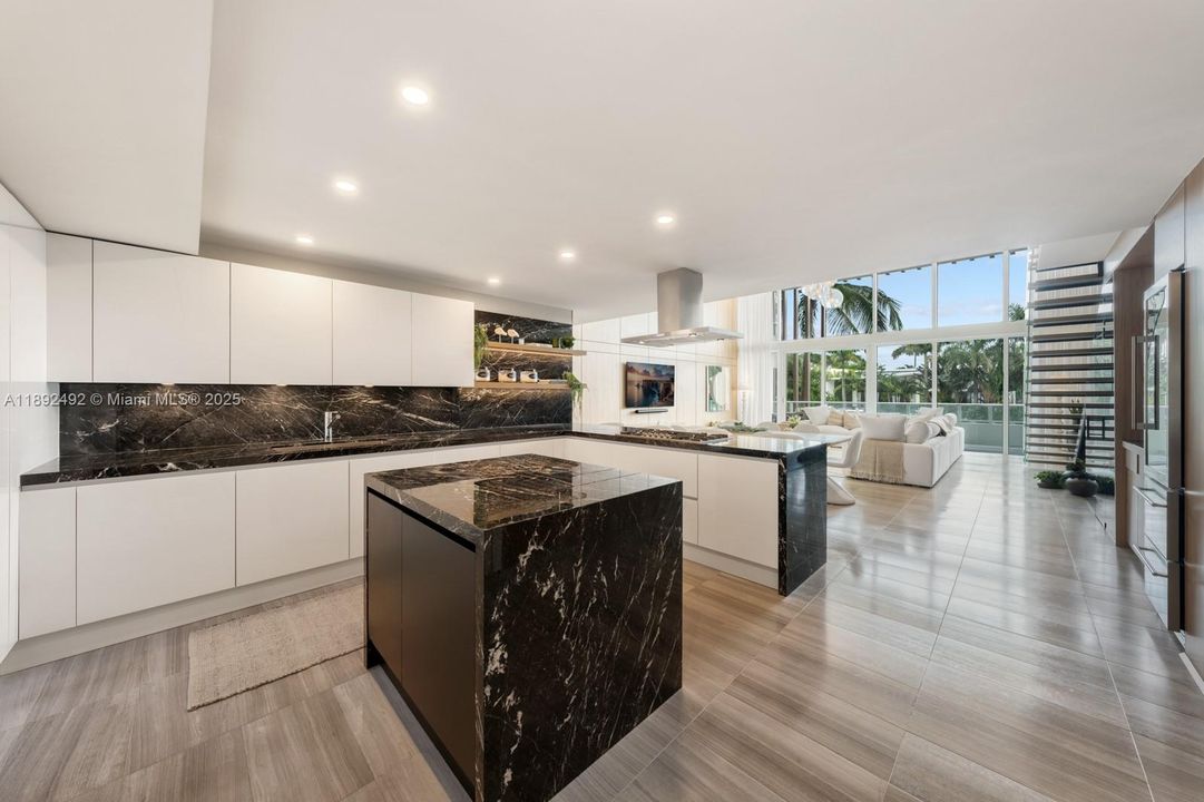 Recientemente alquilado: $35,000 (2 camas, 2 baños, 2878 Pies cuadrados)