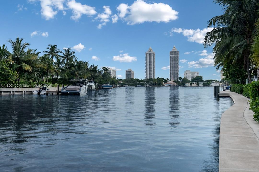 Recientemente alquilado: $35,000 (2 camas, 2 baños, 2878 Pies cuadrados)