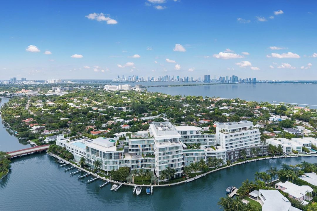 Recientemente alquilado: $35,000 (2 camas, 2 baños, 2878 Pies cuadrados)