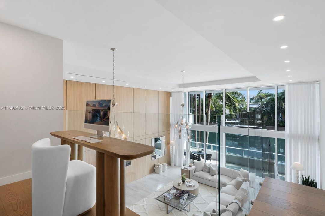 Recientemente alquilado: $35,000 (2 camas, 2 baños, 2878 Pies cuadrados)