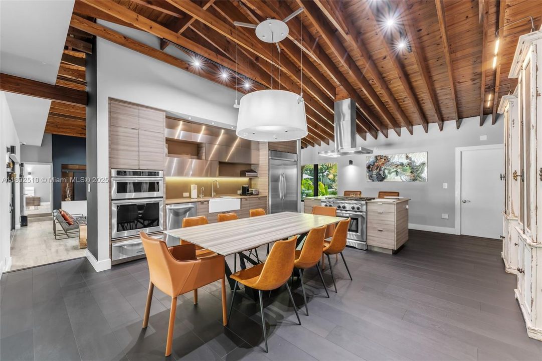 For Sale: $3,900,000 (5 beds, 4 baths, 3458 Square Feet)