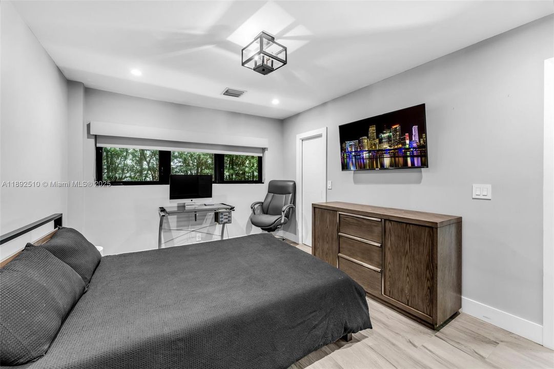 For Sale: $3,900,000 (5 beds, 4 baths, 3458 Square Feet)