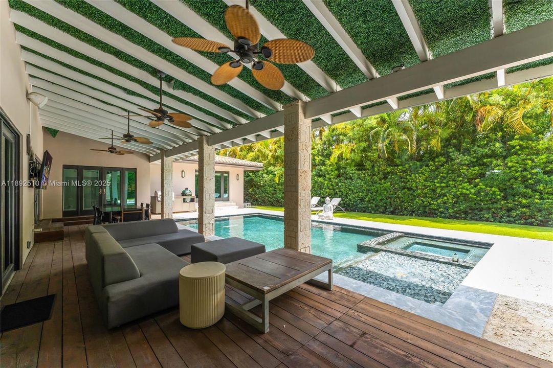 For Sale: $3,900,000 (5 beds, 4 baths, 3458 Square Feet)