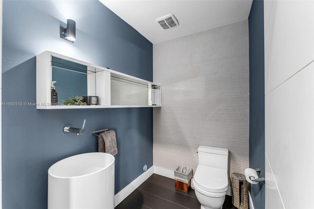 For Sale: $3,900,000 (5 beds, 4 baths, 3458 Square Feet)