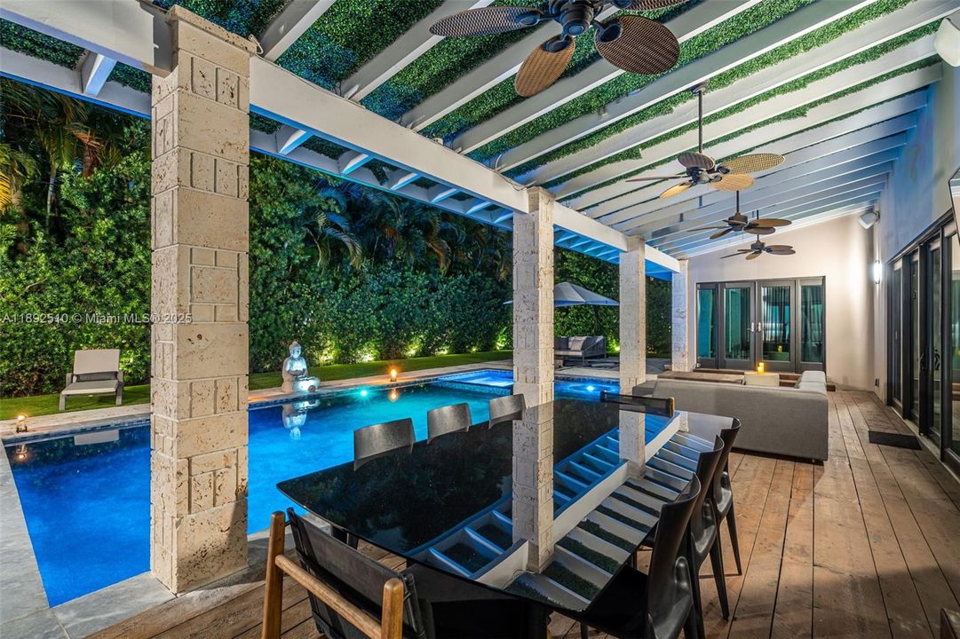 For Sale: $3,900,000 (5 beds, 4 baths, 3458 Square Feet)