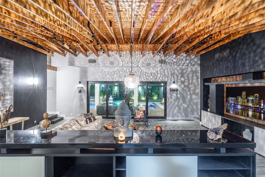 For Sale: $3,900,000 (5 beds, 4 baths, 3458 Square Feet)