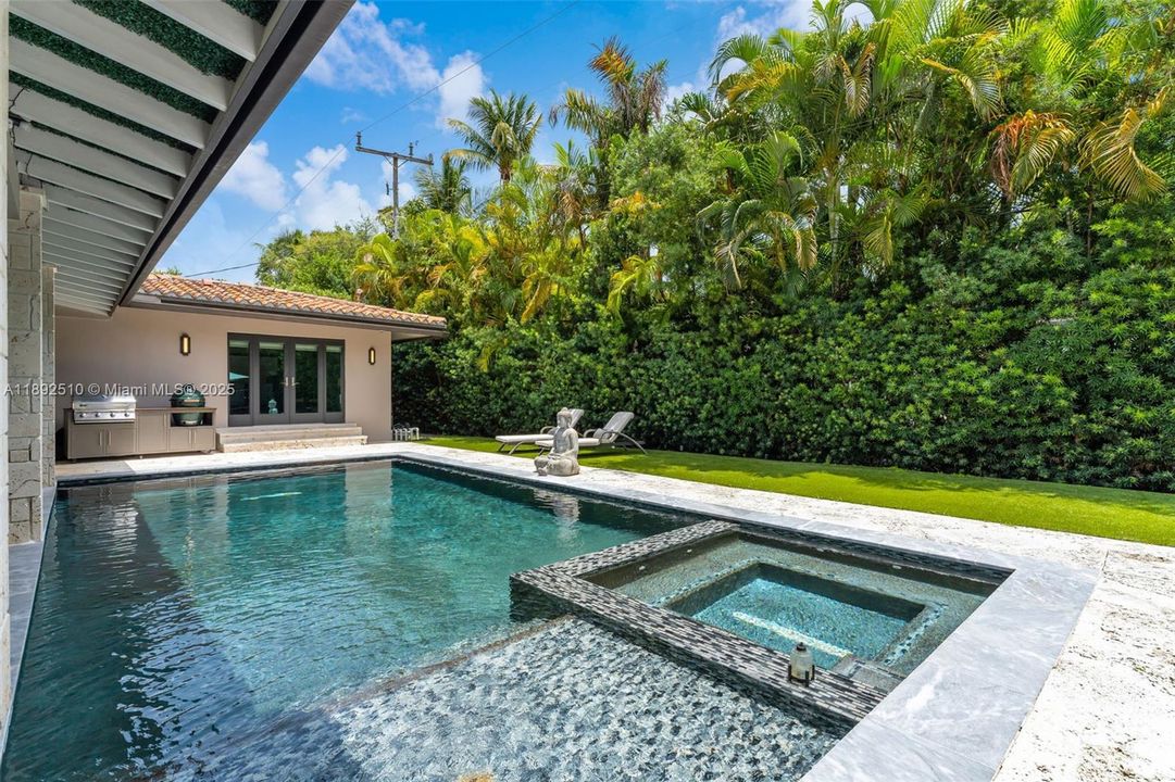 For Sale: $3,900,000 (5 beds, 4 baths, 3458 Square Feet)