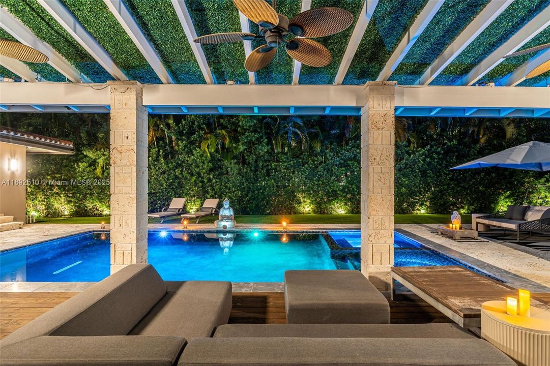 For Sale: $3,900,000 (5 beds, 4 baths, 3458 Square Feet)