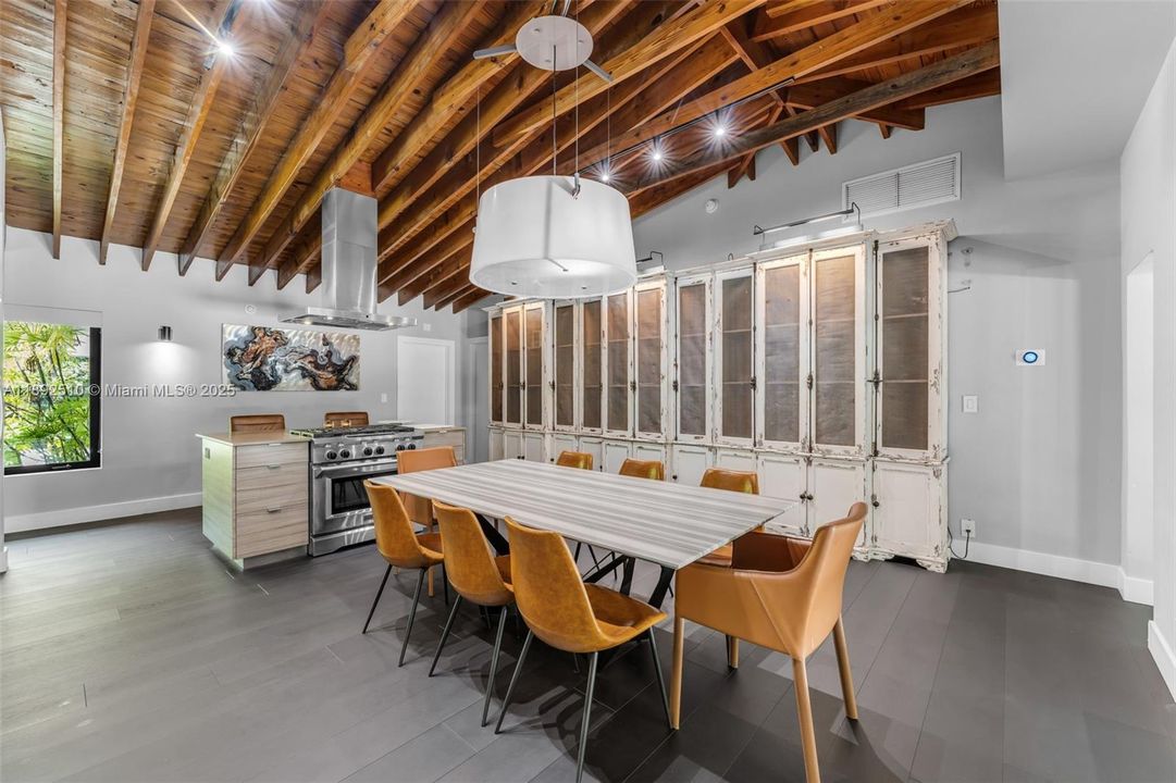 For Sale: $3,900,000 (5 beds, 4 baths, 3458 Square Feet)