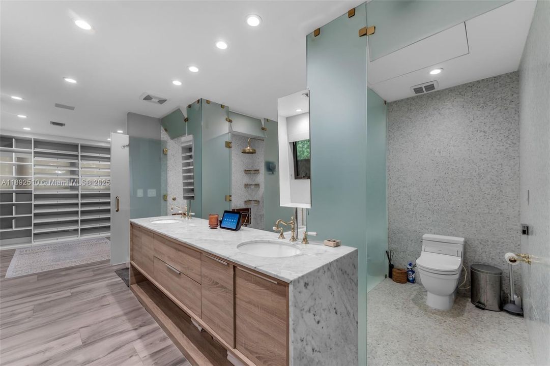 For Sale: $3,900,000 (5 beds, 4 baths, 3458 Square Feet)