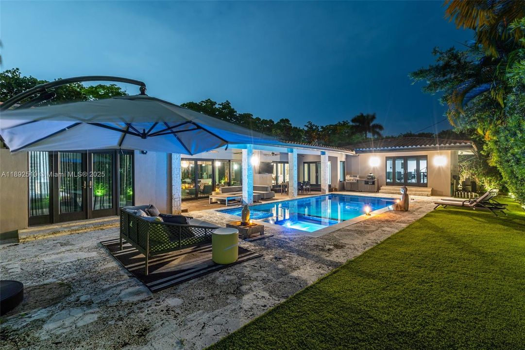 For Sale: $3,900,000 (5 beds, 4 baths, 3458 Square Feet)