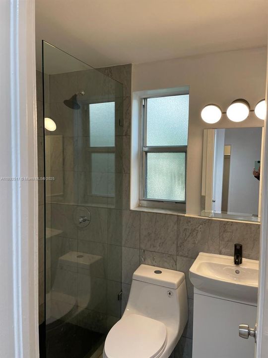 На продажу: $235,000 (1 спален, 1 ванн, 610 Квадратных фут)