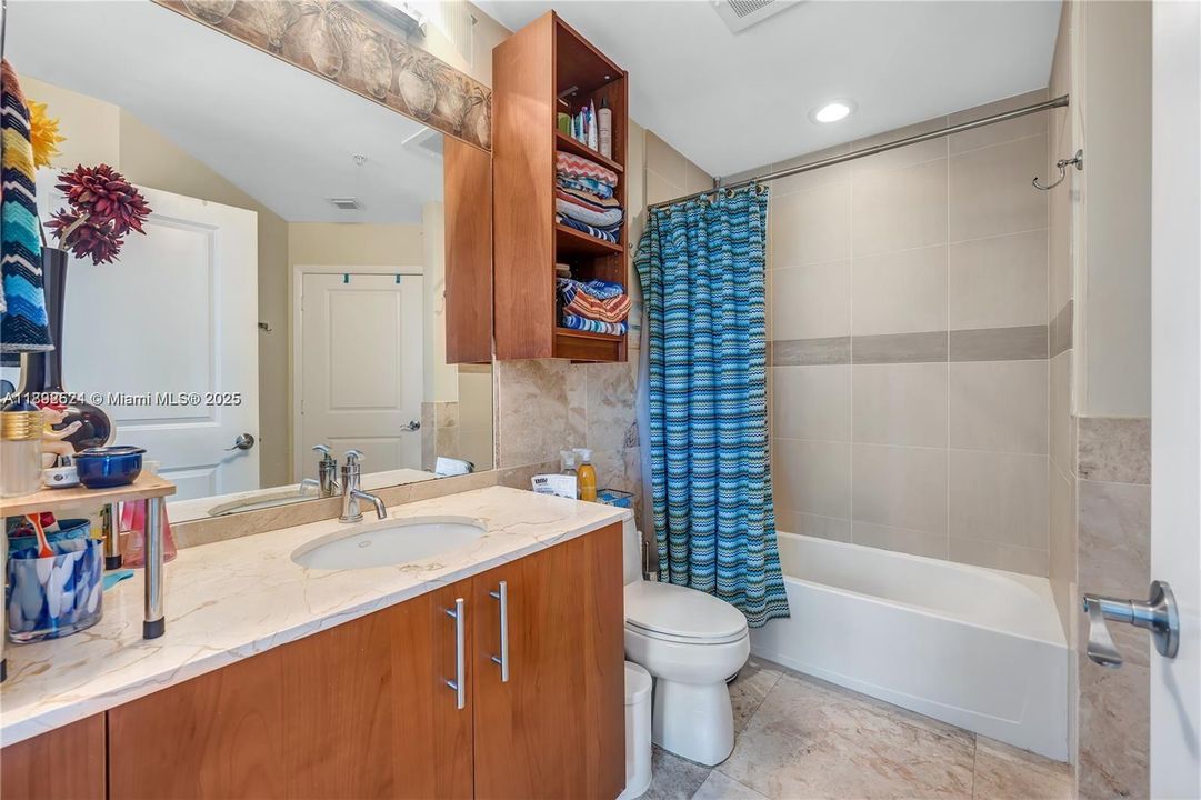 Activo con contrato: $650,000 (2 camas, 2 baños, 1802 Pies cuadrados)