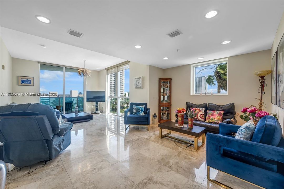 Activo con contrato: $650,000 (2 camas, 2 baños, 1802 Pies cuadrados)