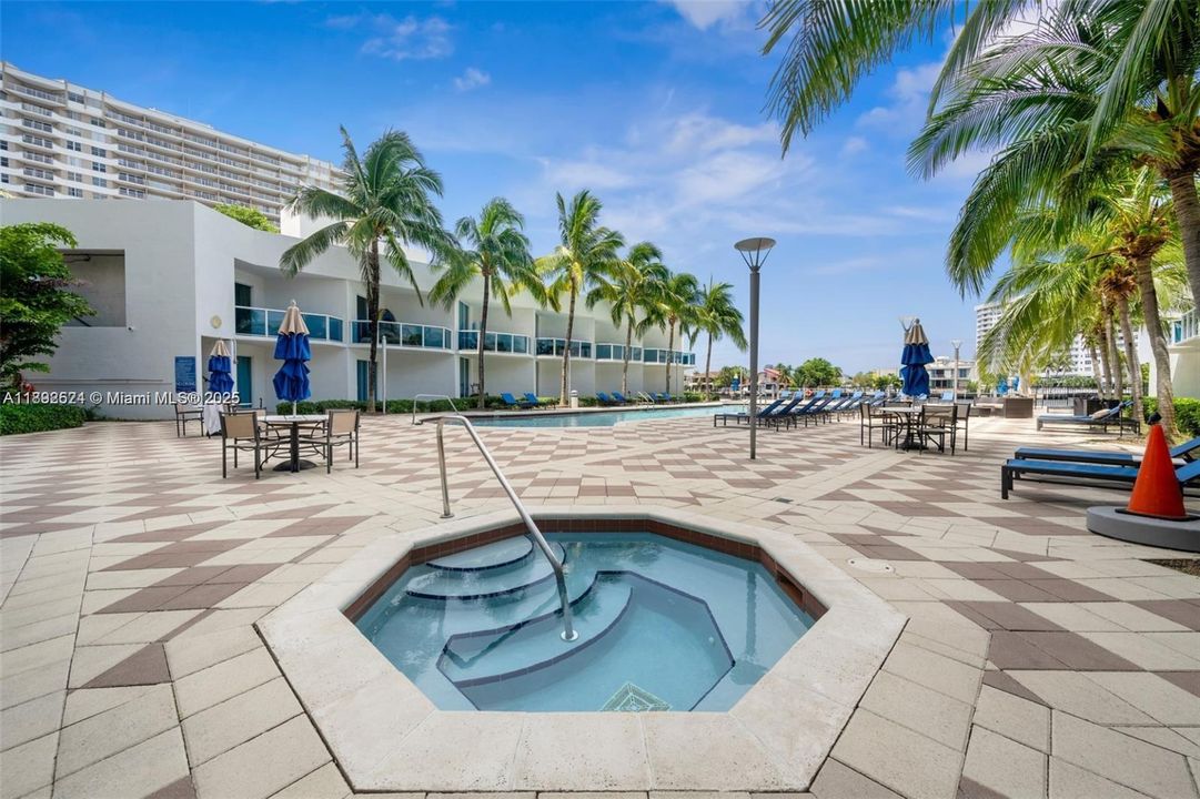 Activo con contrato: $650,000 (2 camas, 2 baños, 1802 Pies cuadrados)