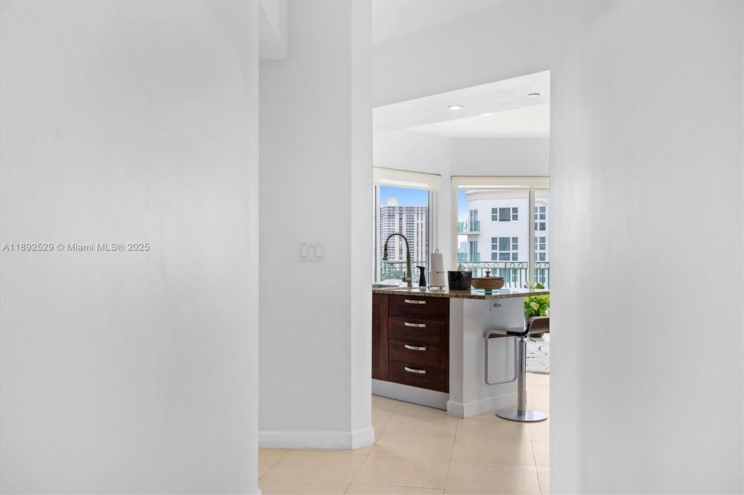 For Sale: $660,000 (2 beds, 2 baths, 1312 Square Feet)