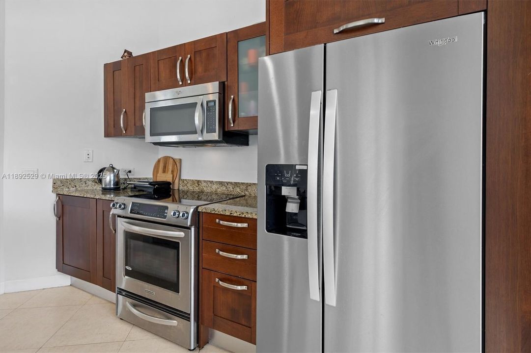 For Sale: $660,000 (2 beds, 2 baths, 1312 Square Feet)