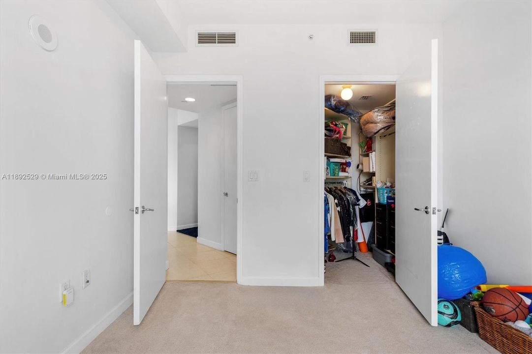 For Sale: $660,000 (2 beds, 2 baths, 1312 Square Feet)