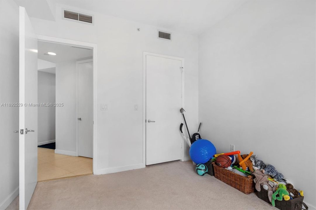 For Sale: $660,000 (2 beds, 2 baths, 1312 Square Feet)