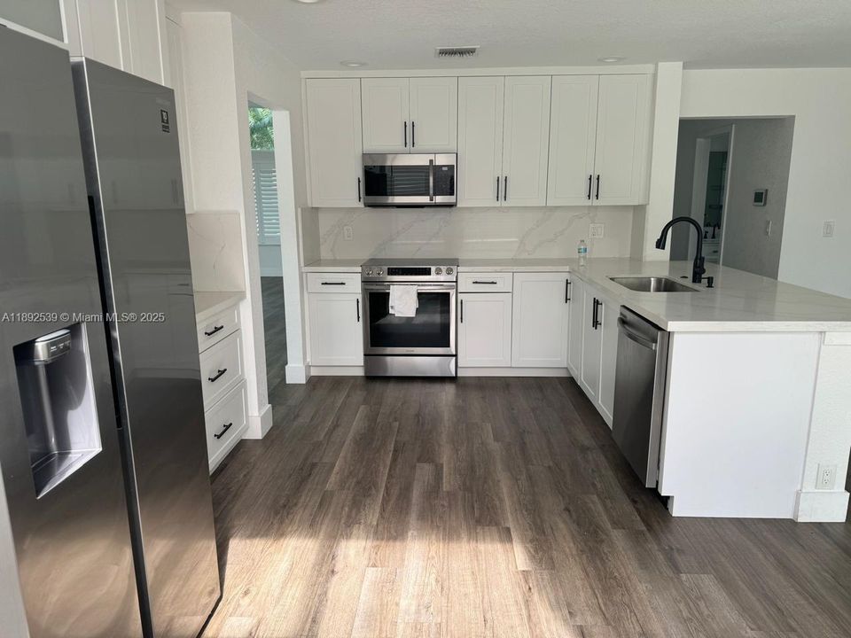 For Rent: $6,200 (4 beds, 3 baths, 2331 Square Feet)