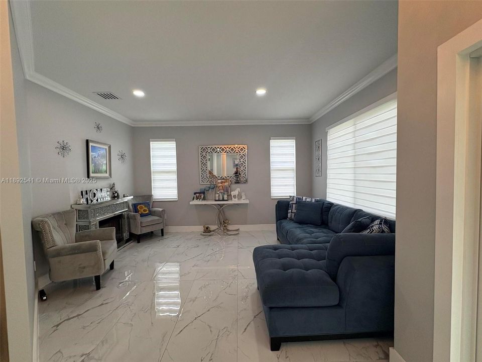 For Sale: $1,390,000 (6 beds, 4 baths, 3608 Square Feet)