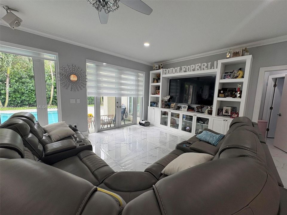 For Sale: $1,390,000 (6 beds, 4 baths, 3608 Square Feet)