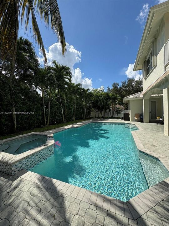 For Sale: $1,390,000 (6 beds, 4 baths, 3608 Square Feet)