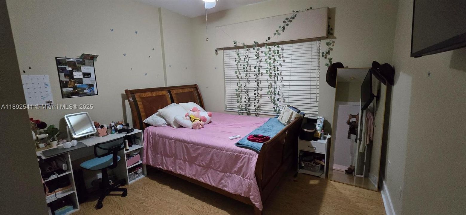 For Sale: $1,390,000 (6 beds, 4 baths, 3608 Square Feet)