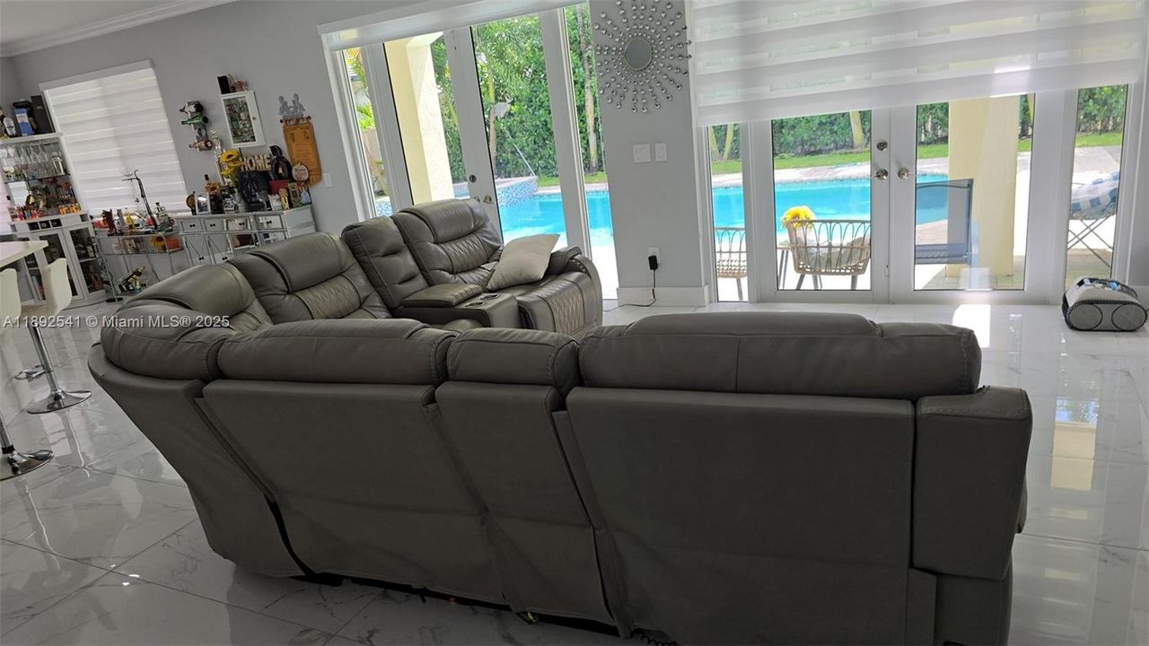 For Sale: $1,390,000 (6 beds, 4 baths, 3608 Square Feet)