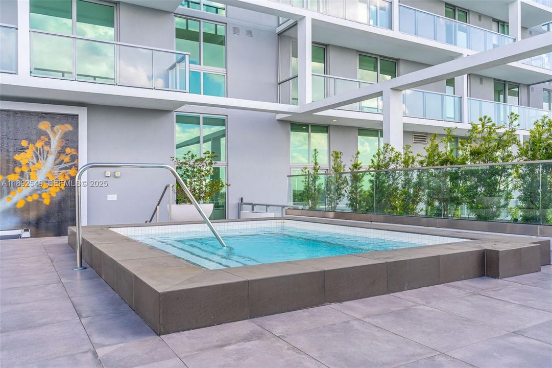 На продажу: $595,000 (3 спален, 3 ванн, 1262 Квадратных фут)