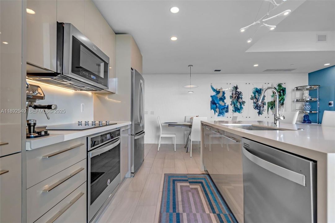 На продажу: $595,000 (3 спален, 3 ванн, 1262 Квадратных фут)