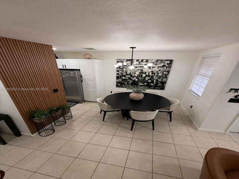 Active With Contract: $325,000 (3 beds, 2 baths, 1169 Square Feet)