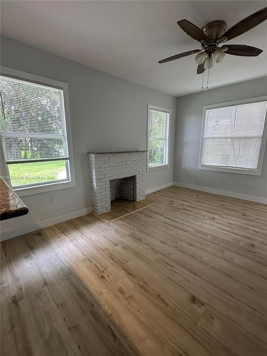 Recently Rented: $2,850 (3 beds, 2 baths, 1118 Square Feet)