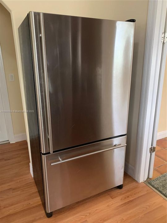 Recently Rented: $2,850 (3 beds, 2 baths, 1118 Square Feet)