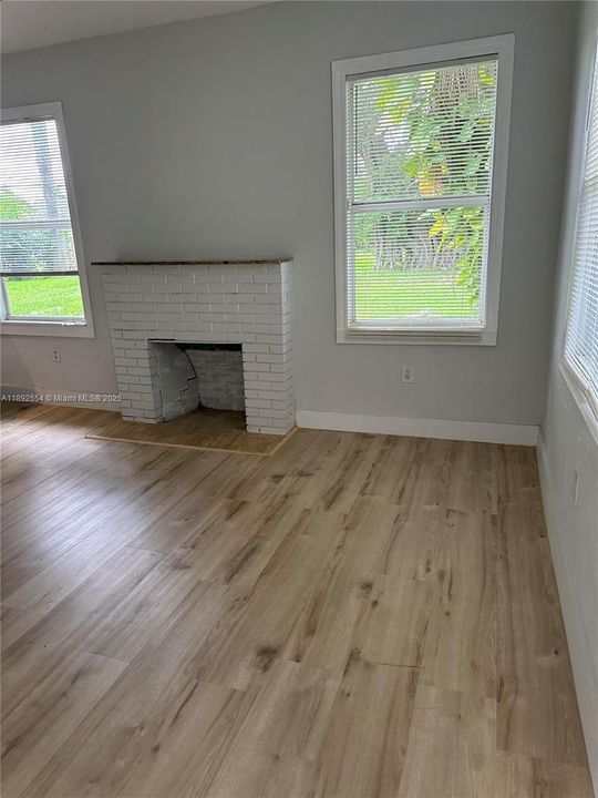 Recently Rented: $2,850 (3 beds, 2 baths, 1118 Square Feet)