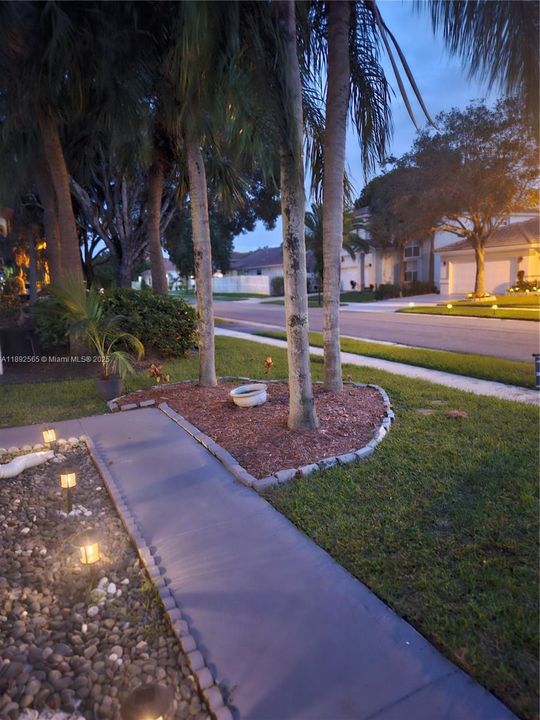 For Sale: $669,000 (3 beds, 2 baths, 1580 Square Feet)