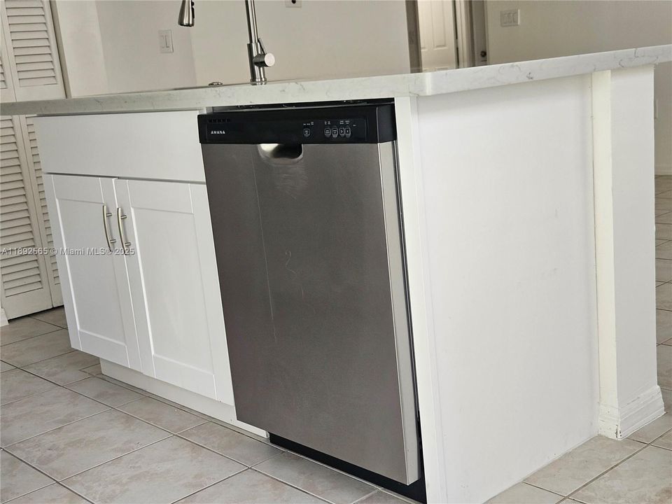 For Sale: $669,000 (3 beds, 2 baths, 1580 Square Feet)