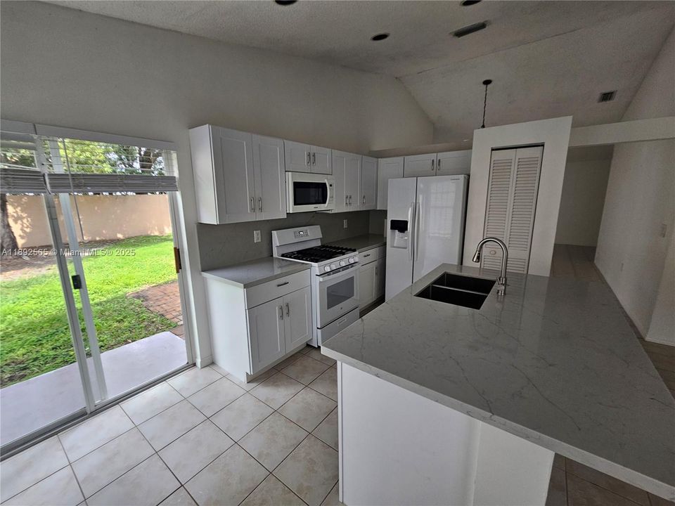 For Sale: $669,000 (3 beds, 2 baths, 1580 Square Feet)