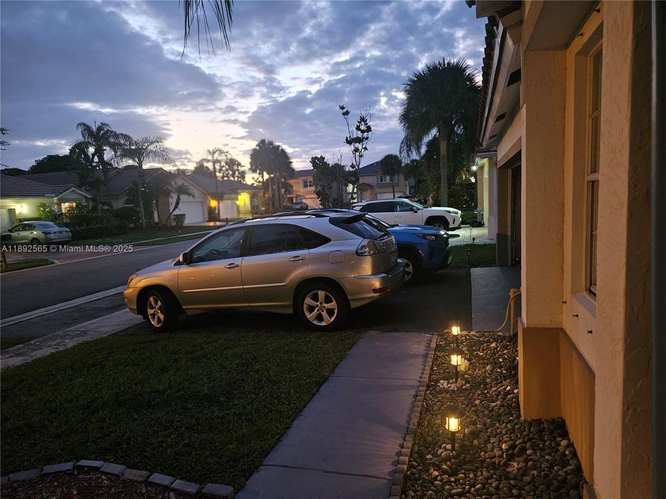 For Sale: $669,000 (3 beds, 2 baths, 1580 Square Feet)