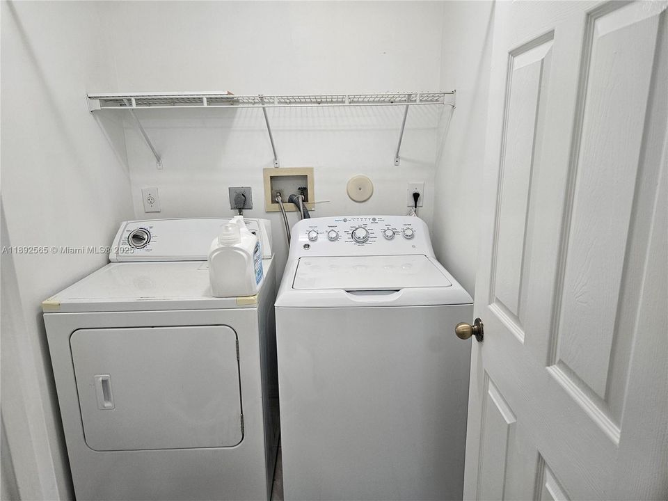 For Sale: $669,000 (3 beds, 2 baths, 1580 Square Feet)