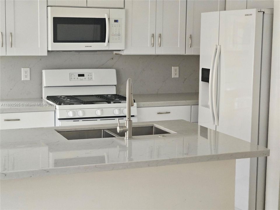 For Sale: $669,000 (3 beds, 2 baths, 1580 Square Feet)