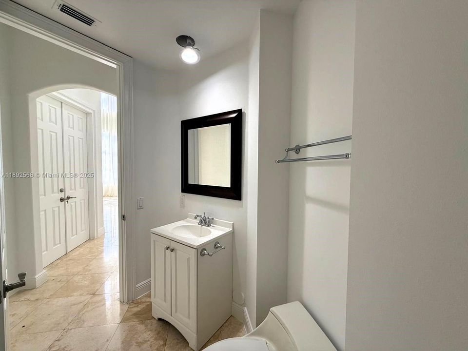 For Rent: $14,300 (5 beds, 5 baths, 4478 Square Feet)