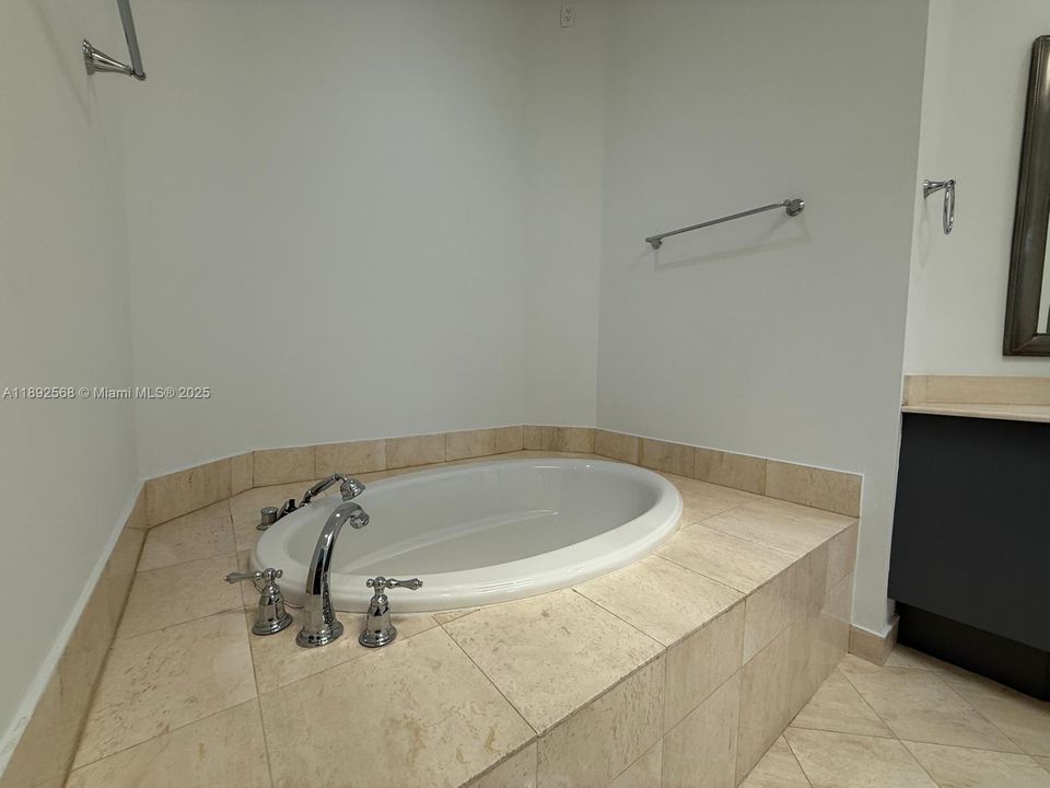 For Rent: $14,300 (5 beds, 5 baths, 4478 Square Feet)